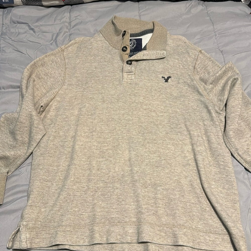 American Eagle 3 button pull over